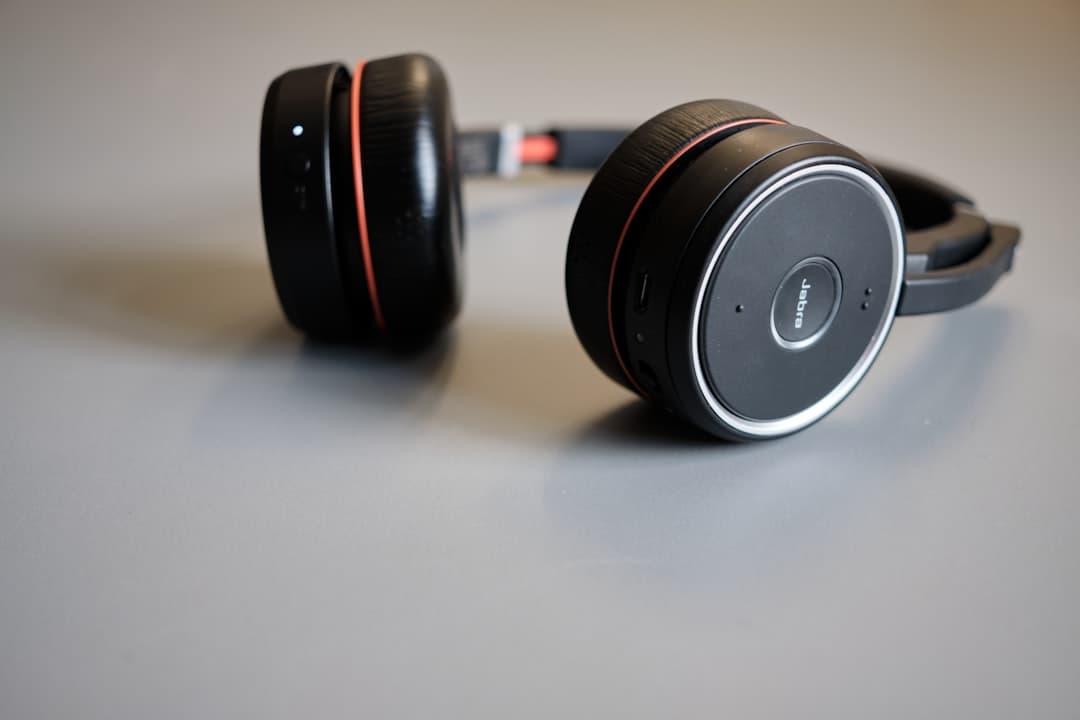 Jabra Evolve2 85: Review completa — ¿Los mejores auriculares para oficina y teletrabajo en 2026?